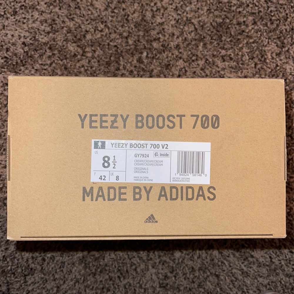 Yeezy Boost 700 cream